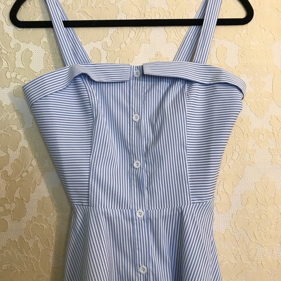 Pretty dress - new without tag - size medium - Picture 2 of 7